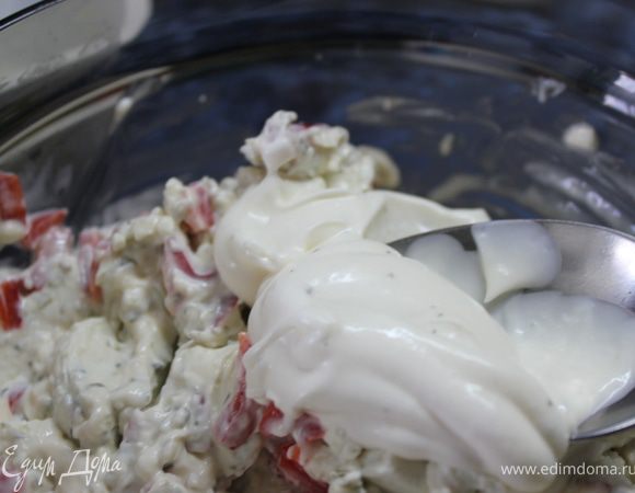 ...добавляем 3 ст.л. майонеза.