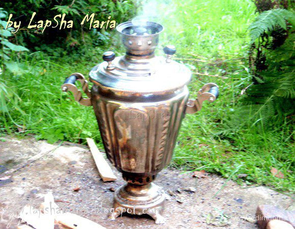 А вот так подготавливался наш самовар! Это очень интересный процесс. Первый раз пила чай, приготовленный таким старинным методом и осталась очень довольна.