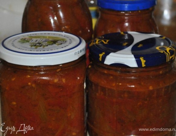Разложить в сухие стерильные банки, закрыть герметично крышками и укутать в одеяло до полного остывания.
