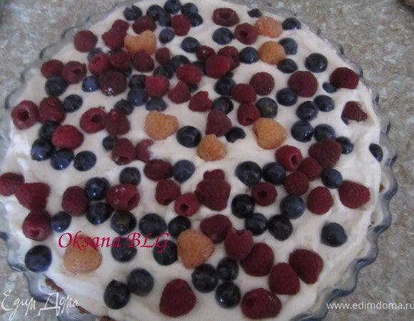 Выложить оставшиеся ягоды.