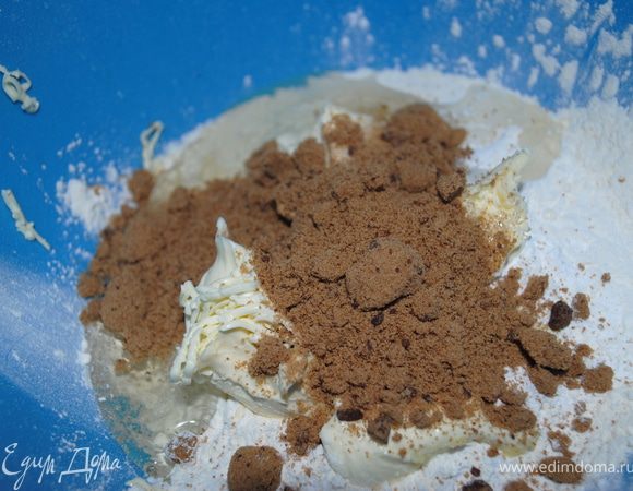 всыпать сахар