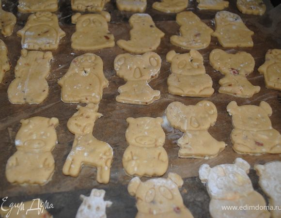 Выложить на смазанный противень