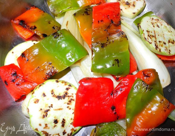 Обжарить в течение нескольких минут с одной и другой стороны.