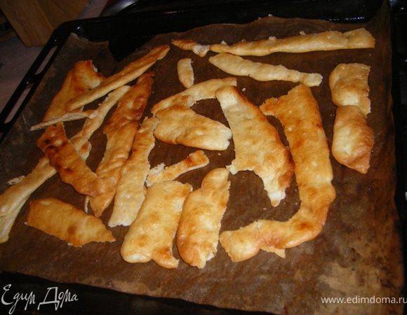 Обрезки отправляем досушиваться в духовку на минут 10.