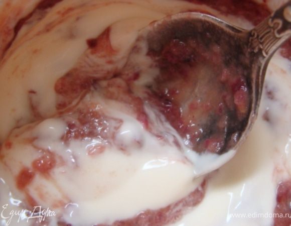 Добавить майонез. (Кол-во смотреть по вкусу).
Соус готов!
Note: в соус специально не добавлялась соль, т.к. цукини уже посолены. Если же вы планируете использовать соус не с палочками, можно добавить 1/4 чайной ложки соли.