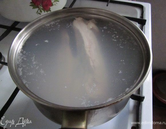 Сварить куриный бульон.