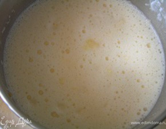 Взбить на высокой скорости миксера.