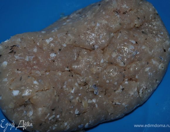 Через мясорубку пропустить филе щуки