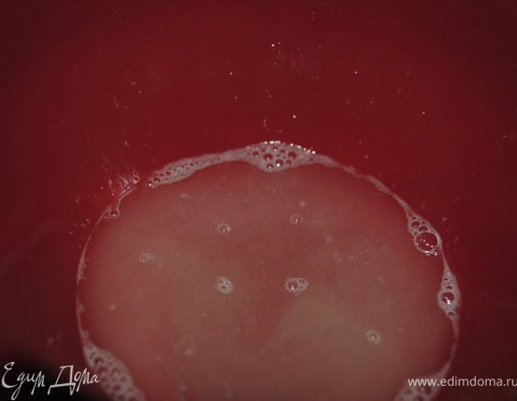 выдавить сок с лимона