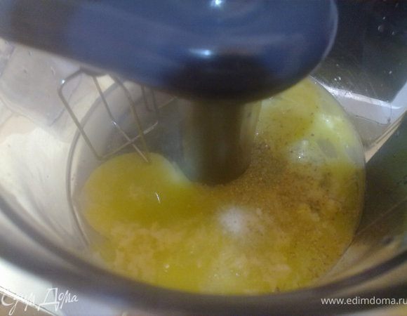 пока курица и рис готовятся быстренько делаем соус. для этого в миксере нужно взбить все компоненты кроме масла