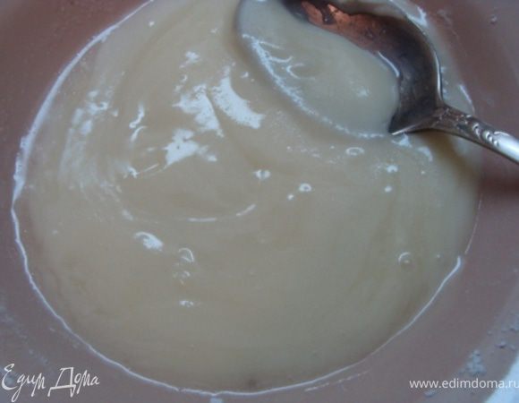 Приготовьте глазурь, смешав все ингредиенты (при необходимости добавить ананасового сока). Заливаем глазурью остывший ананасовый "брусок").