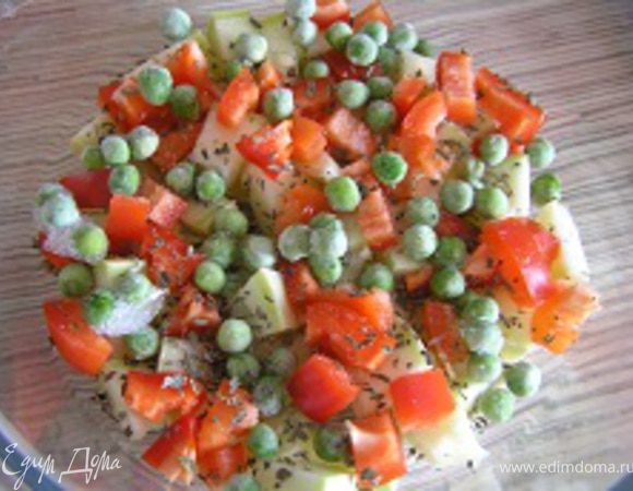 посолить, посыпать базиликом.