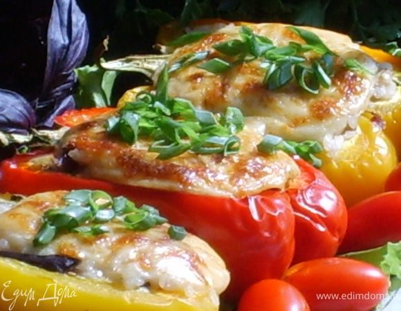 Готовые перчики, посыпать любой зеленью!!! И приятного летнего аппетита в осенние денечки, Друзья Мои! :))