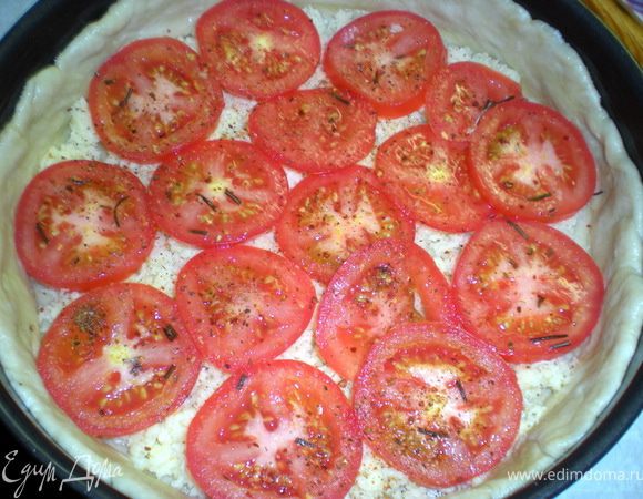Выложить помидоры,слегка посолить,поперчить и сбрызнуть 1 ст.л. оливкового масла.