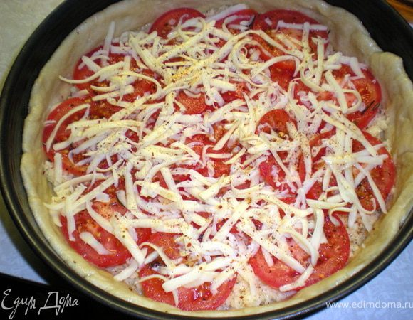 Сверху присыпать тертым сыром и отправить в разогретую до 180гр.духовку на 30 мин.