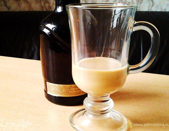 Налить в айриш бокал, смешать.