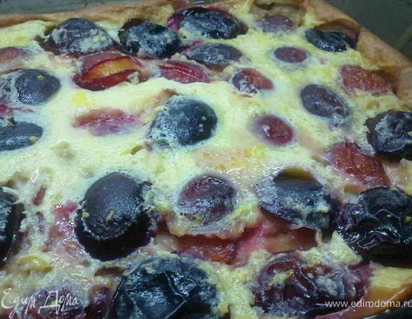 и ставим в разогретую духовку до 180 гр, на 30-35 мин. Достаем, остужаем, присыпаем сахарной пудрой, можно подать со сметанкой, будет очень вкусно:) приятного аппетита!