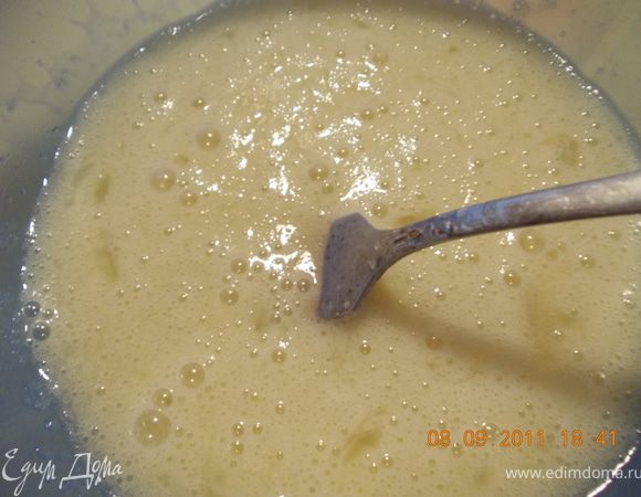 яйца растираем с сахаром