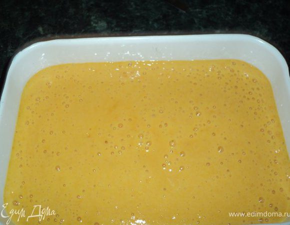 Вылить суфле в лоток и поставить в холодильник застывать.