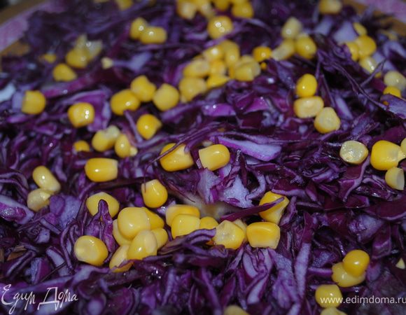 сверху кукурузку