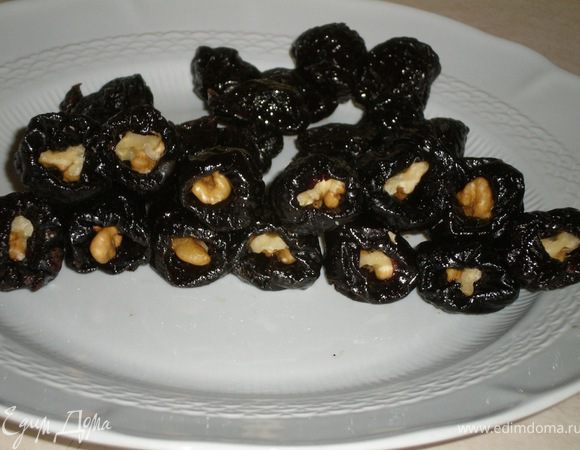 начиняем сливу орехом