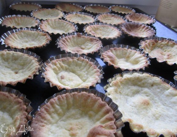 Выпекать при температуре 180 градусов, 10 минут, до золотистого цвета.