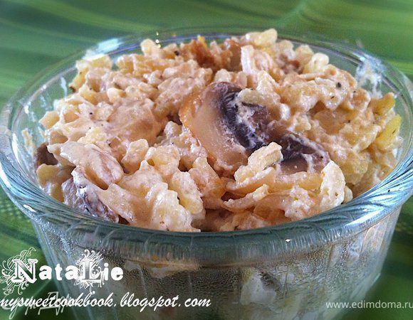 Подавать как горячую закуску или как гарнир к основным блюдам. 
Приятного аппетита!