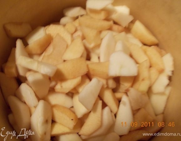 чистим и режем яблоки