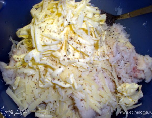 Добавить натертый сыр,масло,соль.