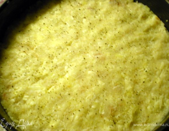 Тщательно перемешать и выложить в форму(не разъёмную) смазанную маслом.Выпекать при 180гр минут 30.