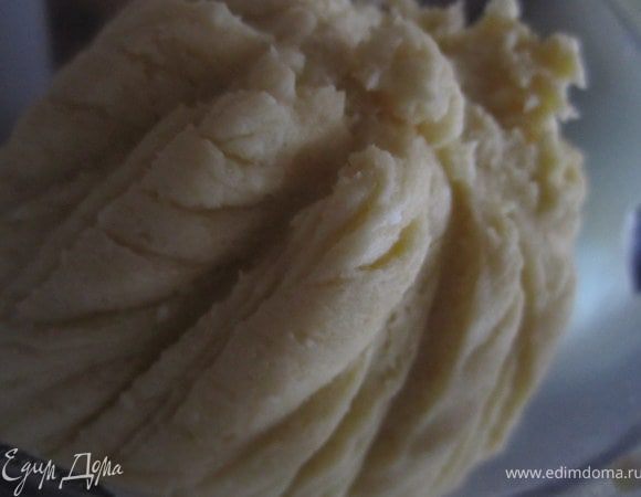 Приготовить тесто, по рецепту  http://www.edimdoma.ru/recipes/28689