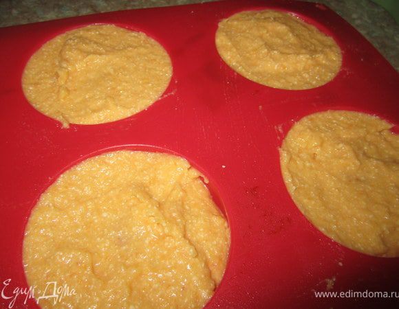 Выложить творожно-тыквенную масу.