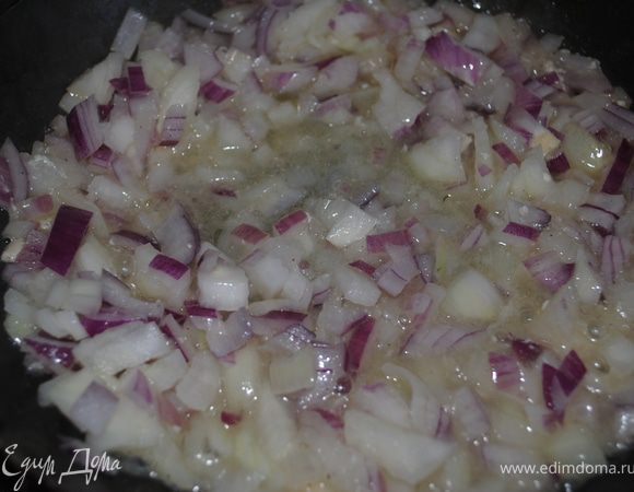 лук обжарить на масле