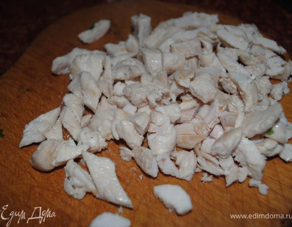 мясо нарезать кубиками и обжарить