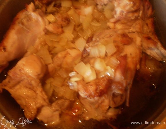 Добавить шафран, тушить до готовности. Я готовила больше 3 часов.