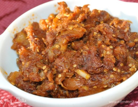 Жарить примерно 5 минут, пока икра не станет однородной, красновато-коричневого цвета.