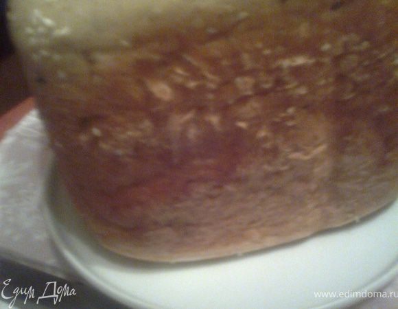 Я сразу не вынимаю-боюсь помять.Переворачиваю на ладонь и вытряхиваю буханку.