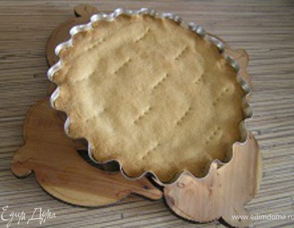 Выпекать при 180*С 20-25 минут, остудить, вынуть из формы и перевернуть. 