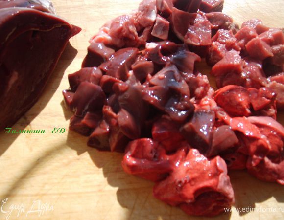 все мясо режем кусочками 2-3 см