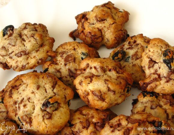 Из этого количества получается 30 штук вкуснейших,  буквально тающих во рту печений.Хранить в закрытой банке, но если честно, дольше 1-го дня они у нас не задерживались.