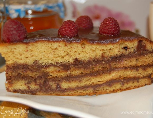 Оставить на пару часов пропитаться и убрать в холодильник... Но перед подачей, торт лучше заранее достать, чтобы слегка подтаял...;)