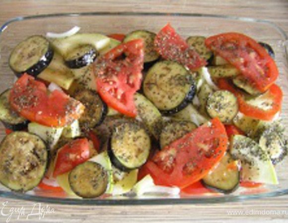 Сверху полить маслом и бульоном.