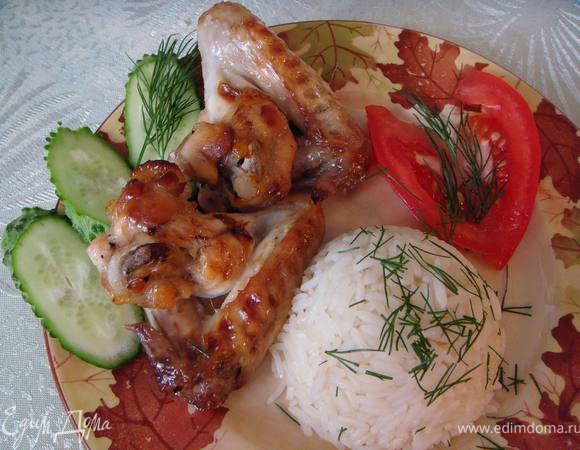 Подавать на стол с рисом и овощами. Рис полить соусом. Приятного аппетита!