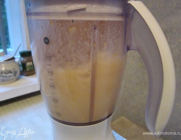 Готовый суп пюрируем в блендере, прогреваем, посыпаем зеленью петрушки. Все витаминный супчик готов.
Приятного аппетита!