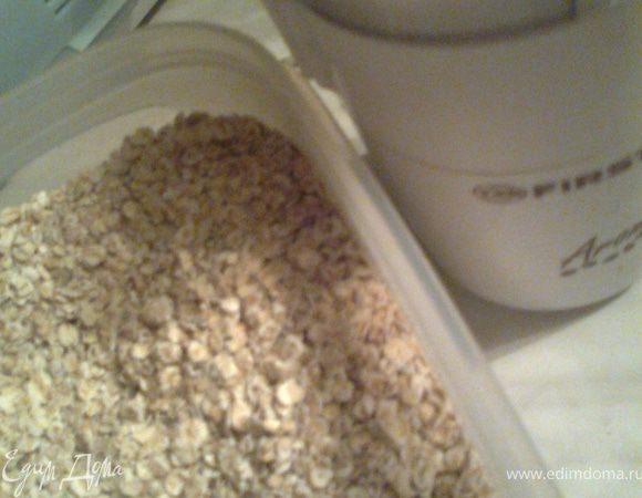 Смолоть овсянку в кофемолке.