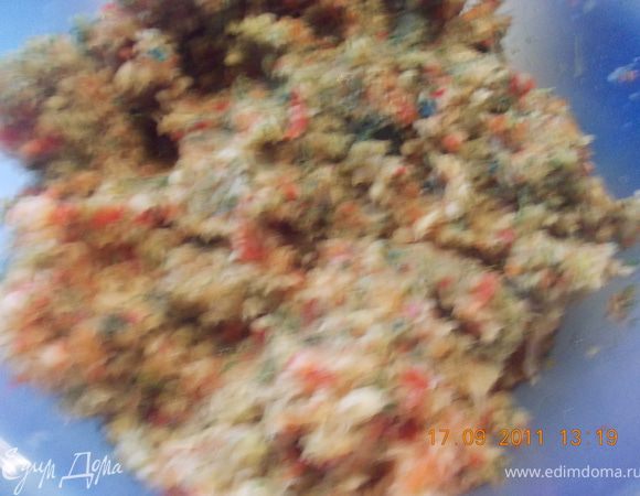 овощи и зелень измельчаем и хорошо отжимаем