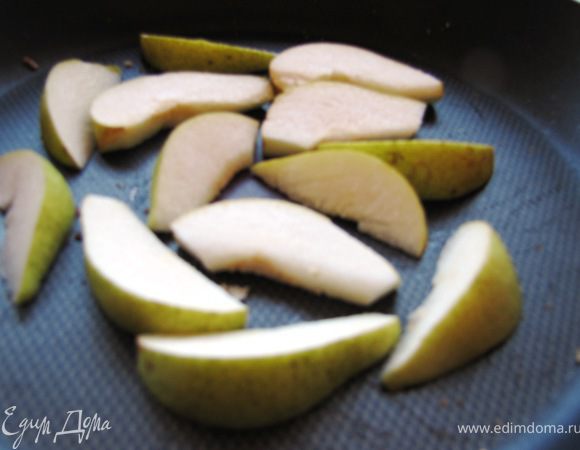 Выкладываем на горячую сковороду