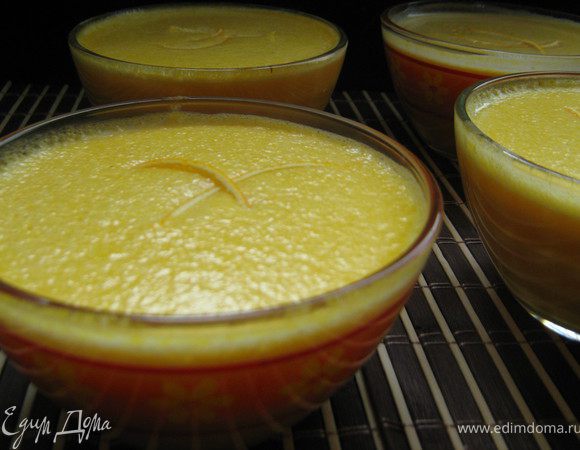 Перед подачей украсить мусс тоненькими полосками апельсиновой цедры.Очень нежный,с имбирно-мускатной ноткой десерт!Любителям тыквы рекомендую!