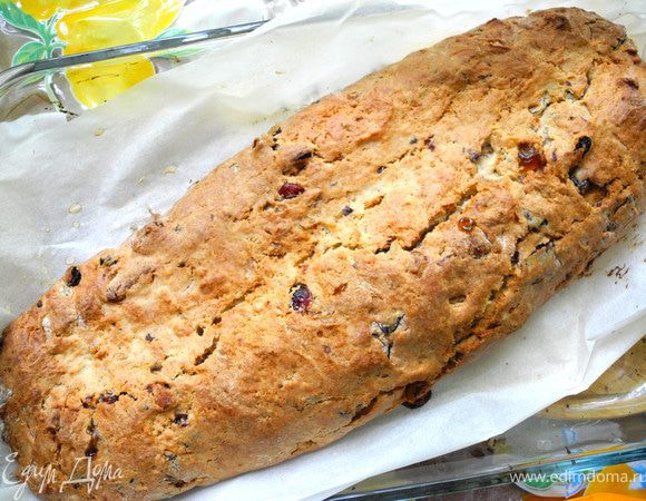 Выпекать около часа при температуре 190 градусов, когда зарумянится готовность можно проверить деревянной шпажкой, если выходит сухая, значит готов. 