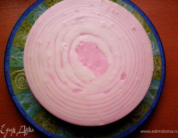 По 2 ложки выкладывать по очереди обе смеси, как на торт зебра. Поставить в холодильник на 8 часов.